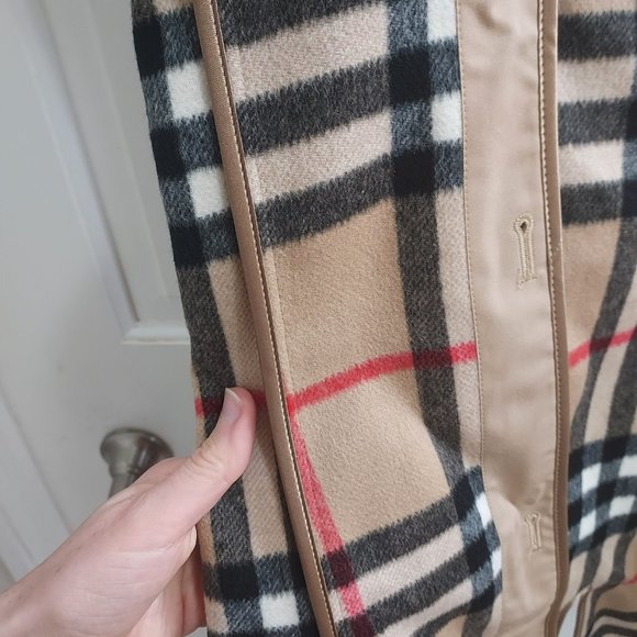 Burberry Check Cashmere Wool Warmer Vest - Picture 7 of 9